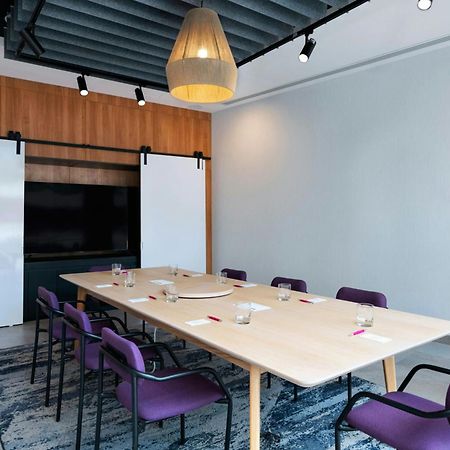 Отель Aloft Плая-дель-Кармен Экстерьер фото Meeting room at the University of Westminster