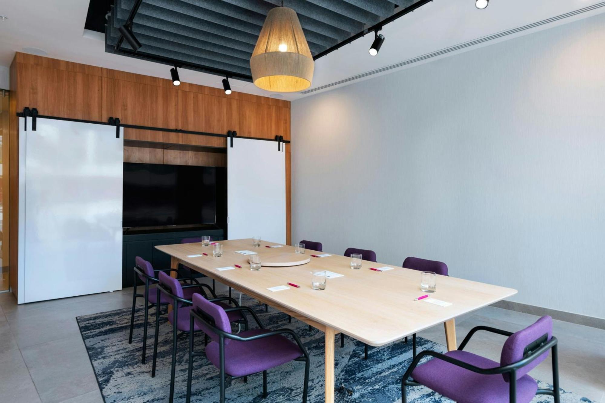 Отель Aloft Плая-дель-Кармен Экстерьер фото Meeting room at the University of Westminster