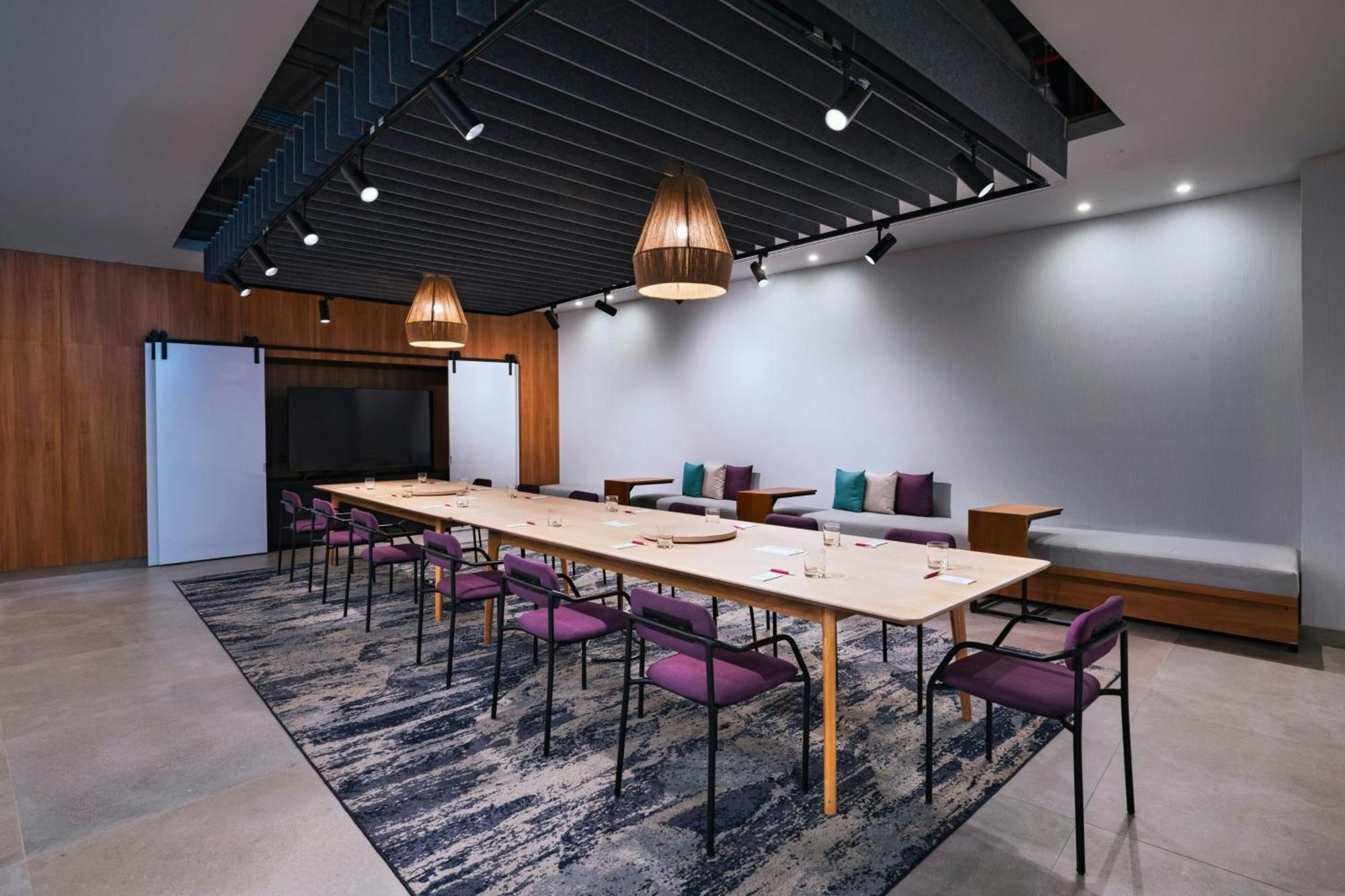 Отель Aloft Плая-дель-Кармен Экстерьер фото Meeting room at the hotel