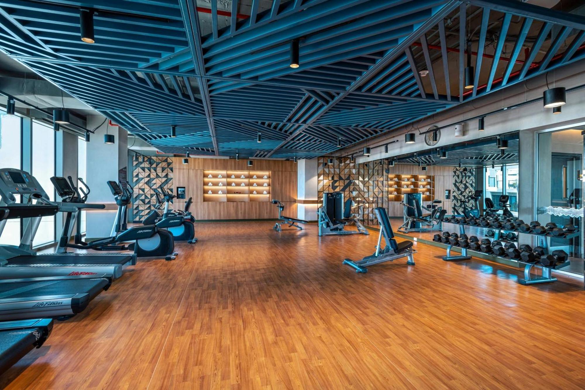 Отель Aloft Плая-дель-Кармен Экстерьер фото The gym at the 1018