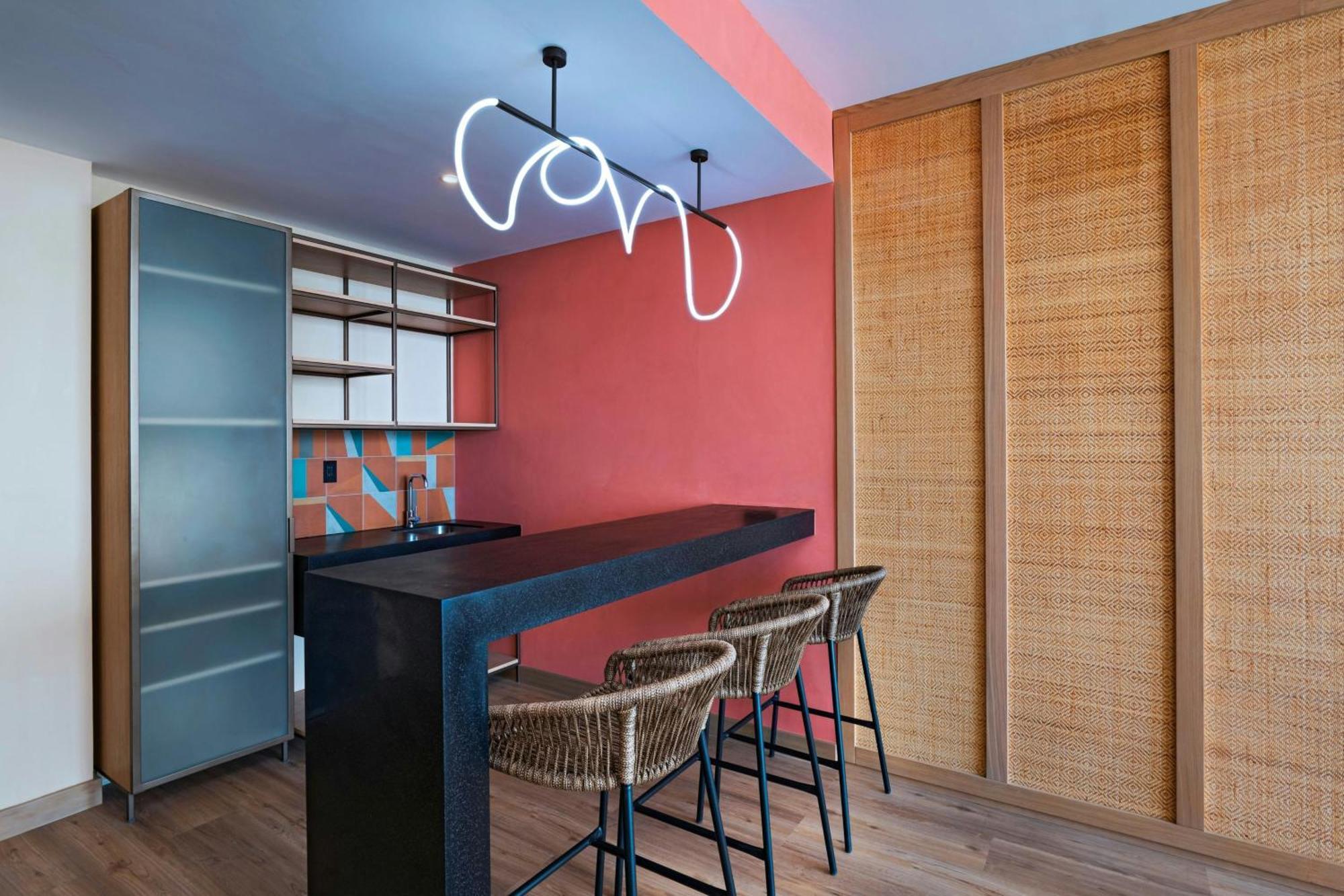 Отель Aloft Плая-дель-Кармен Экстерьер фото A kitchen in a private home